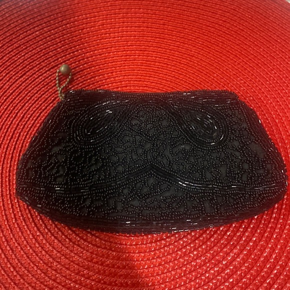 Code Authority Handbags - Beautiful vintage beaded clutch